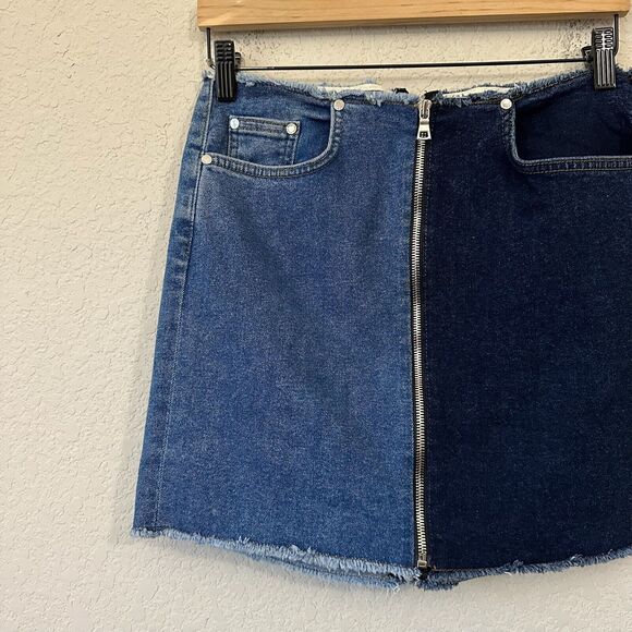 COTTON CITIZEN Mini Zip Skirt Two-Tone in Mercer/Melrose - Picture 3 of 12